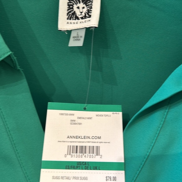 Beautiful green Anne Klein blouse - Picture 2 of 3